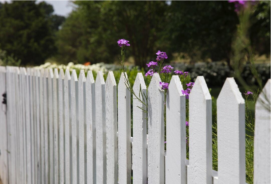 Types of Vinyl Fencing